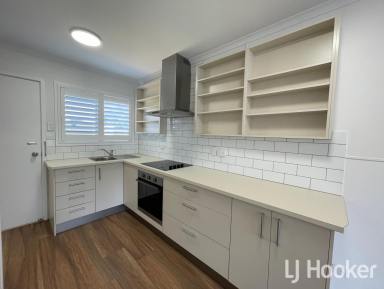 Unit For Lease - NSW - Inverell - 2360 - 2 Bedroom Brick Unit on Ross Hill  (Image 2)