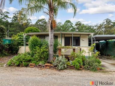 House For Sale - NSW - North Batemans Bay - 2536 - Over 55's Permanent Living - Pet Friendly - Live Here 365 Days a Year!  (Image 2)