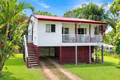 House For Sale - QLD - Macleay Island - 4184 - Comfortable Living - Family Home - Capture Island Breezes  (Image 2)