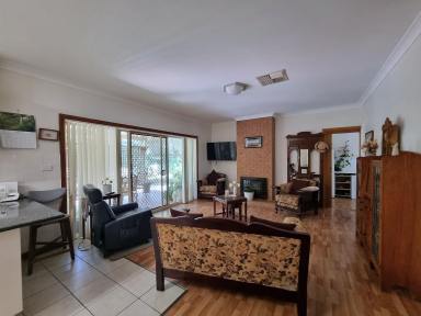 House For Sale - NSW - Gundagai - 2722 - Rural space with the convenience of town living  (Image 2)