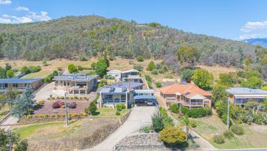 House For Sale - VIC - Myrtleford - 3737 - Elevated Living on Banool  (Image 2)