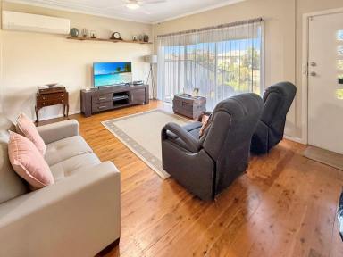 House For Sale - NSW - Leeton - 2705 - MODERN LIVING IN PRIME LOCATION  (Image 2)