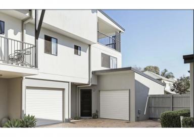 Townhouse Leased - QLD - Woody Point - 4019 - Townhouse - 3 Storey 3 Bedrooms 3 Bathrooms  (Image 2)