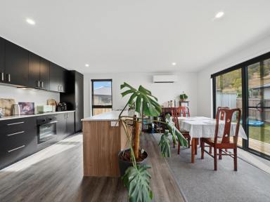 Unit For Sale - TAS - Sorell - 7172 - Modern, Quiet, and Move-In Ready  (Image 2)