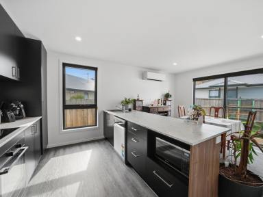 Unit For Sale - TAS - Sorell - 7172 - Modern, Quiet, and Move-In Ready  (Image 2)