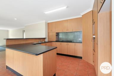 House Leased - NSW - Thurgoona - 2640 - SPACIOUS THREE BEDROOM HOME  (Image 2)