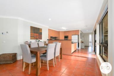 House For Lease - NSW - Thurgoona - 2640 - SPACIOUS THREE BEDROOM HOME  (Image 2)