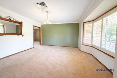 House For Lease - NSW - Dubbo - 2830 - Idyllic Spacious Family Home  (Image 2)