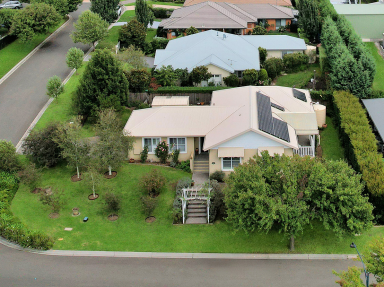 House For Sale - NSW - Moss Vale - 2577 - Villa Alternative Or First Home  (Image 2)