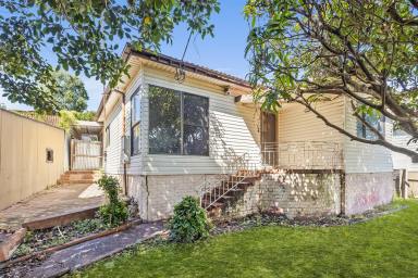 House For Sale - NSW - Port Kembla - 2505 - Blank Canvas Development Opportunity  (Image 2)