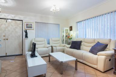 House For Sale - WA - Palmyra - 6157 - COMING SOON - SURVEY STRATA 467SQM RENOVATOR'S DREAM - SPACIOUS 5 BEDROOM HOME WITH POTENTIAL  (Image 2)