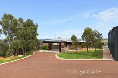 House For Sale - WA - Brigadoon - 6069 - Modern architectural luxury overlooking the majesty of the Swan Valley  (Image 2)