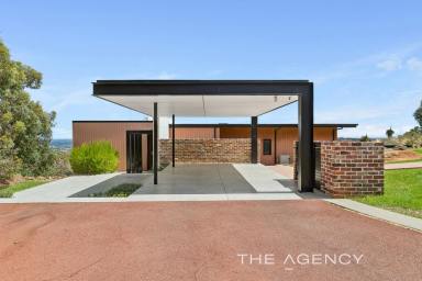 House For Sale - WA - Brigadoon - 6069 - Modern architectural luxury overlooking the majesty of the Swan Valley (Image 2)
