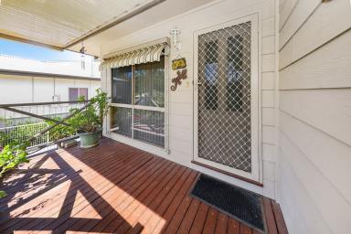 House For Sale - NSW - Tumut - 2720 - Complete Package (Image 2)