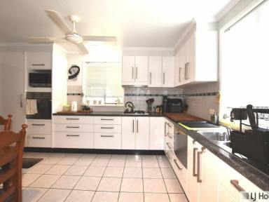 House For Sale - QLD - Tully - 4854 - Space, Shed & Style – move in ready renovated Family Home  (Image 2)