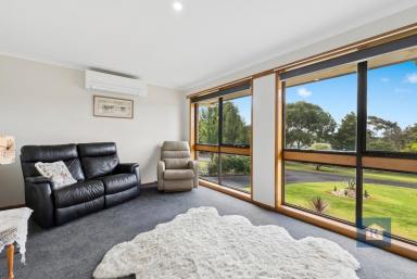 Unit For Sale - VIC - Elliminyt - 3250 - Easy Care Living with Modern Updates…  (Image 2)