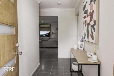 House For Sale - QLD - Blacks Beach - 4740 - Family Living by the Beach - Space for the Whole Family (and the Dogs Too!)  (Image 2)