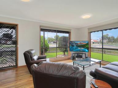 Unit For Sale - VIC - Bairnsdale - 3875 - EXCEPTIONAL LOW-MAINTENANCE LIVING OPPORTUNITY  (Image 2)