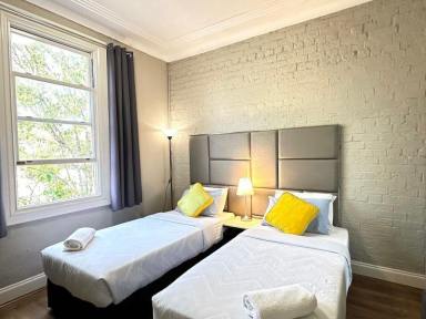 Apartment For Lease - NSW - Glebe - 2037 - Walk to Sydney University and Broadway Shopping Centre in 6 Minutes  (Image 2)