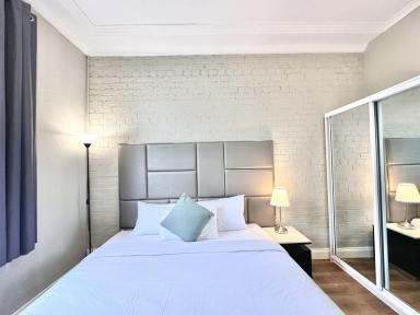 Apartment For Lease - NSW - Glebe - 2037 - Walk to Sydney University and Broadway Shopping Centre in 6 Minutes  (Image 2)