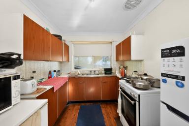 House For Sale - NSW - Adelong - 2729 - Great Start! (Image 2)