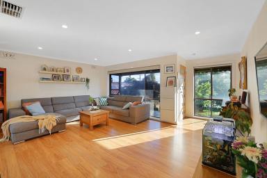 House For Sale - VIC - Drouin - 3818 - A HOME THE WHOLE FAMILY CAN ENJOY  (Image 2)