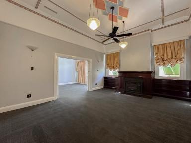 House For Lease - VIC - Swan Hill - 3585 - Spacious Home with 5 Bedrooms & Multiple Living Areas  (Image 2)