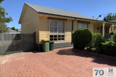 House For Lease - VIC - Somerville - 3912 - QUAINT FAMILY HOME  (Image 2)