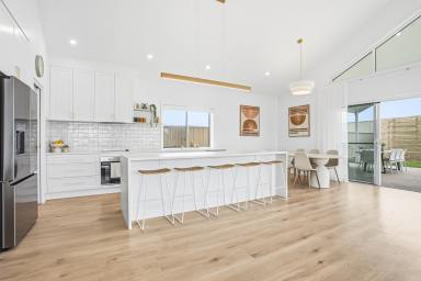 House For Sale - SA - Robe - 5276 - BRAND NEW HOME  (Image 2)