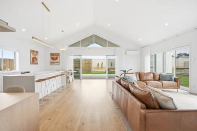 House For Sale - SA - Robe - 5276 - BRAND NEW HOME  (Image 2)