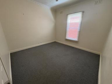 House For Lease - VIC - Hamilton - 3300 - 3 Bedroom Home within Walking Distance to CBD  (Image 2)