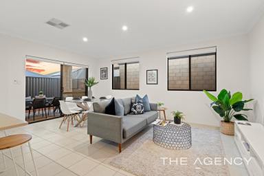 House For Sale - WA - Aveley - 6069 - Contemporary Comfort and Light-Filled Living in Aveley  (Image 2)