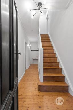 House For Sale - VIC - Mornington - 3931 - Classic Peninsula Charm  (Image 2)