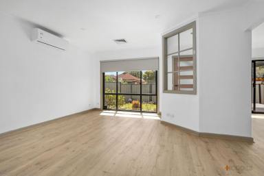 House Leased - VIC - Mentone - 3194 - FULLY RENOVATED | PRIME LOCATION | BAYSIDE LIVING  (Image 2)