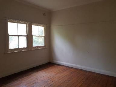 Unit For Lease - NSW - Wollongong - 2500 - 1 BEDROOM UNIT MINUTES TO HOSPITAL  (Image 2)