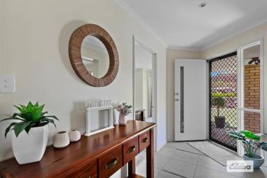 House For Sale - QLD - Gatton - 4343 - EXPANSIVE DUAL OCCUPANCY HOME.  (Image 2)