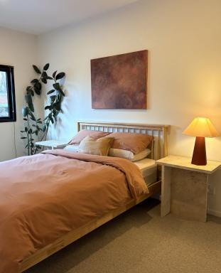 Townhouse Leased - VIC - Collingwood - 3066 - Furnished, spacious, comfortable, quiet Collingwood duplex - 3-8 WEEK FLEXIBLE LEASE  (Image 2)