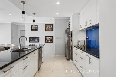 House For Sale - WA - Hocking - 6065 - Stunning Home  (Image 2)