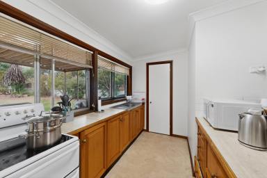House For Sale - NSW - Merriwa - 2329 - Position and Practicality.  (Image 2)