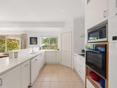 House For Sale - WA - Margaret River - 6285 - Spacious family home on huge block, close to town  (Image 2)