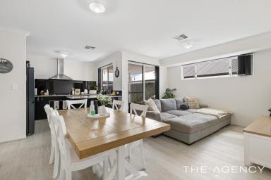 House For Sale - WA - Madora Bay - 6210 - NEAR NEW COSTAL RETREAT  (Image 2)