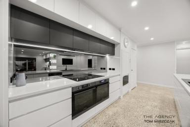 House For Sale - WA - Southern River - 6110 - Stunning Luxury Home in an Ultra Private Position  (Image 2)