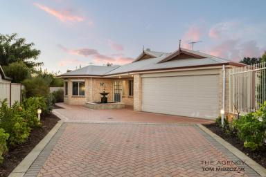 House For Sale - WA - Southern River - 6110 - Stunning Luxury Home in an Ultra Private Position  (Image 2)