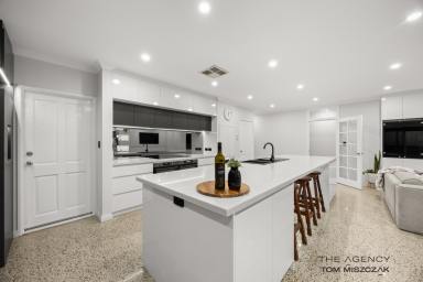 House For Sale - WA - Southern River - 6110 - Stunning Luxury Home in an Ultra Private Position  (Image 2)