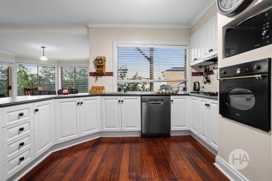 House For Sale - VIC - Somerville - 3912 - Flexible Family Living Across Two Levels (Image 2)