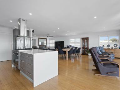 House For Sale - NSW - Manning Point - 2430 - MULTI LIVING RIVERFRONT RETREAT  (Image 2)