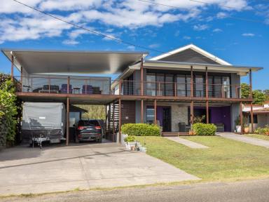 House For Sale - NSW - Manning Point - 2430 - MULTI LIVING RIVERFRONT RETREAT  (Image 2)