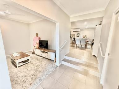 House For Lease - QLD - Bucasia - 4750 - 4 BEDROOM FAMILY HOME IN BUCASIA (Image 2)