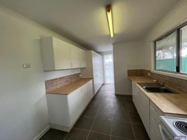 House For Lease - QLD - Kingaroy - 4610 - Quiet Cul-de-Sac Living - Walk to Town & Parklands  (Image 2)