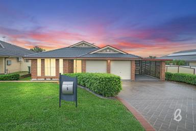 House For Sale - NSW - Singleton - 2330 - Spacious, stylish and move in ready  (Image 2)